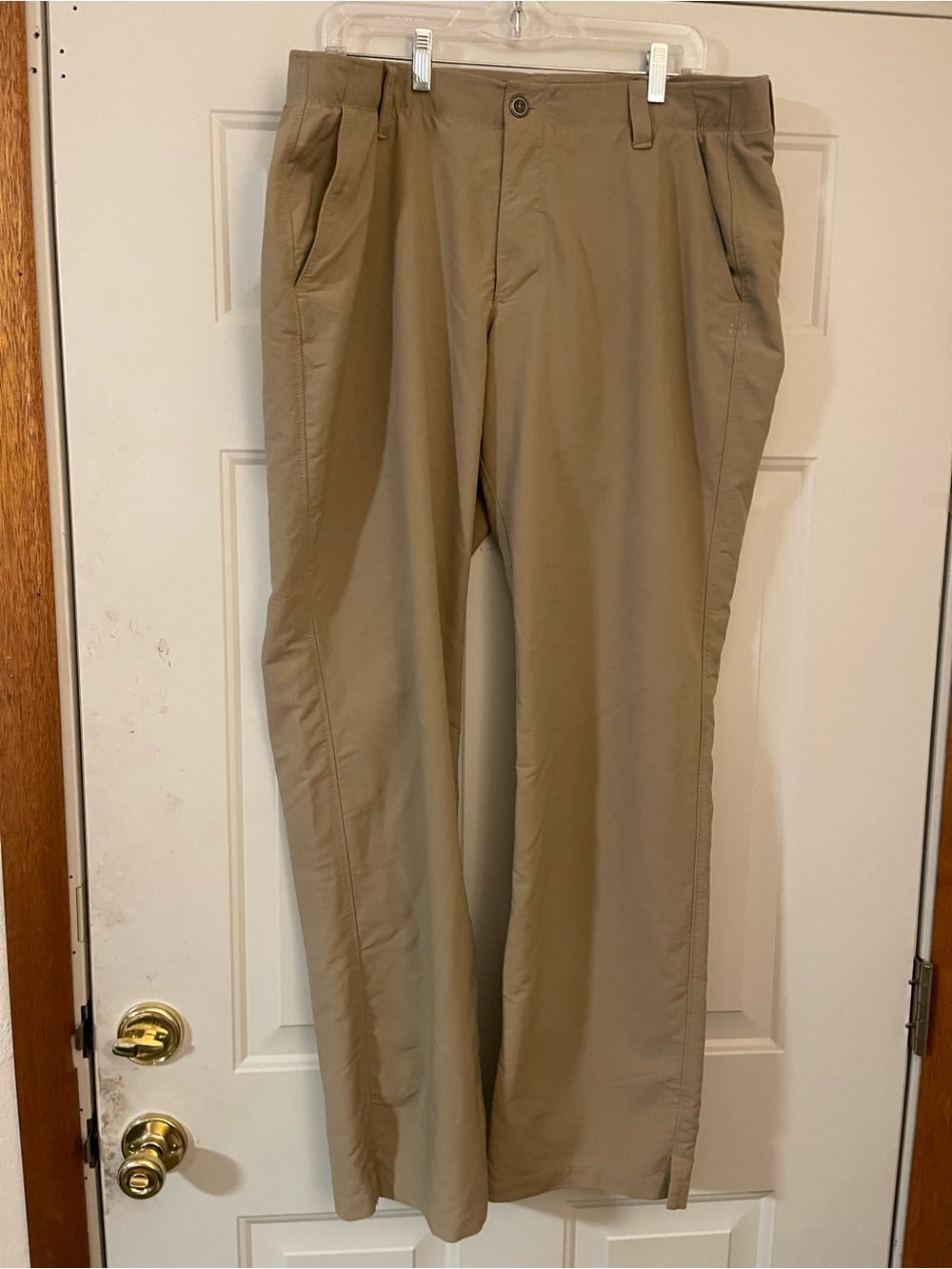 Under Armour golf Men’s Beige Solid Flat Front Casual Pants Regular 38/34